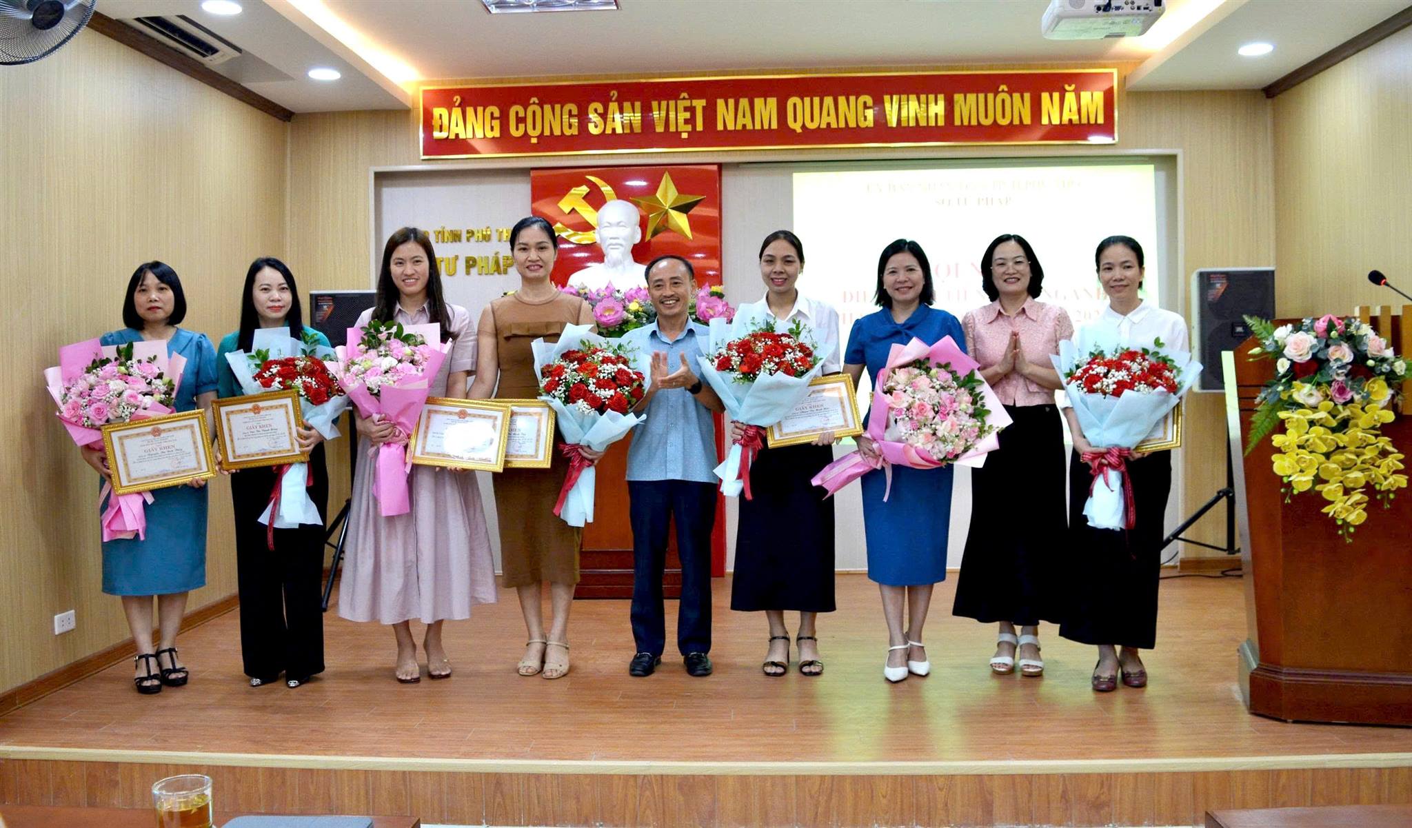 anh tin bai